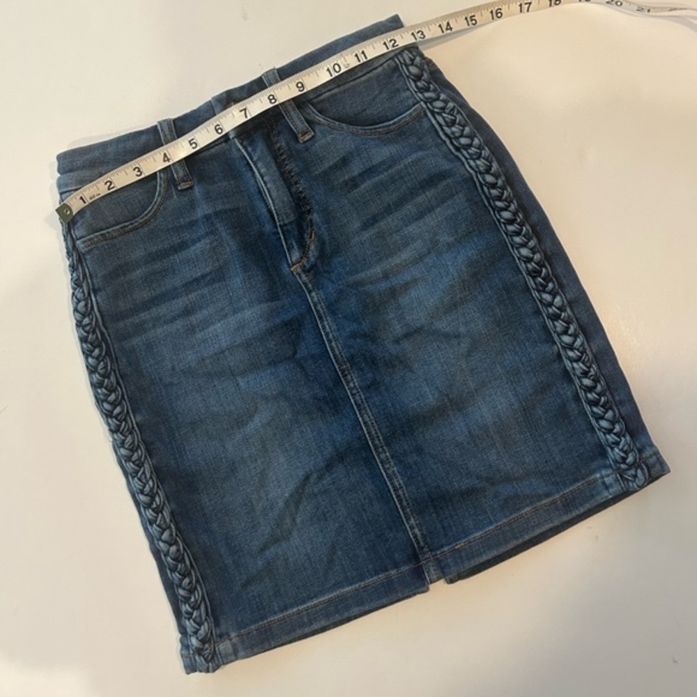 JOES JEANS WOMENS DENIM MINI SKIRT SIZE 25 BRAIDED SIDE STRIP, POCKETS ON BACK